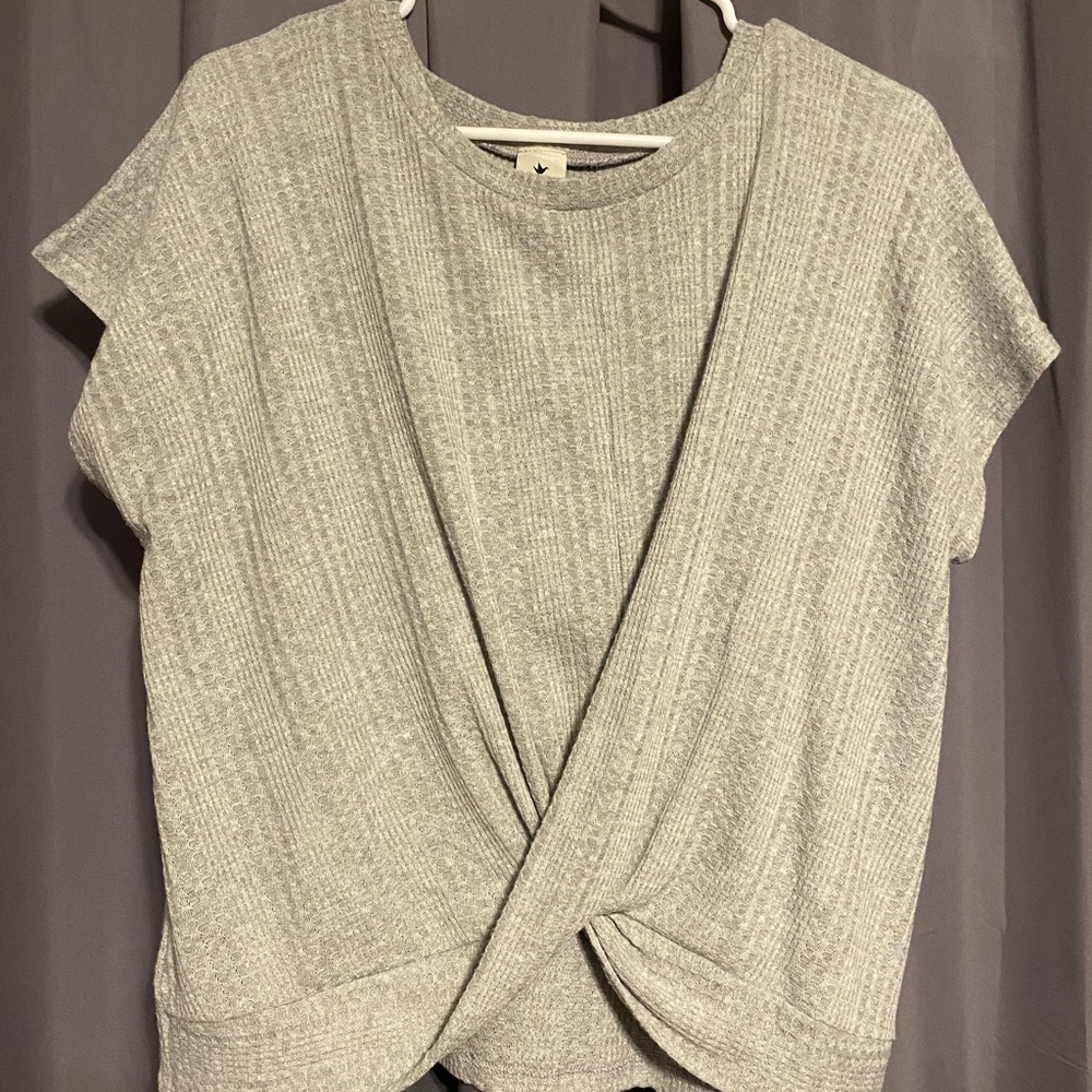 Paper Crane gray front twist shirt